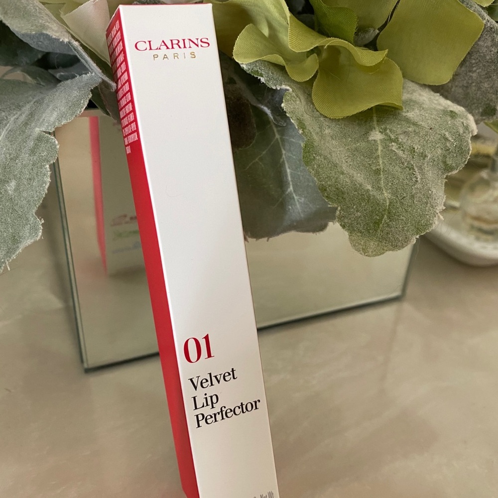 Clarins Paris Velvet Lip Perfector